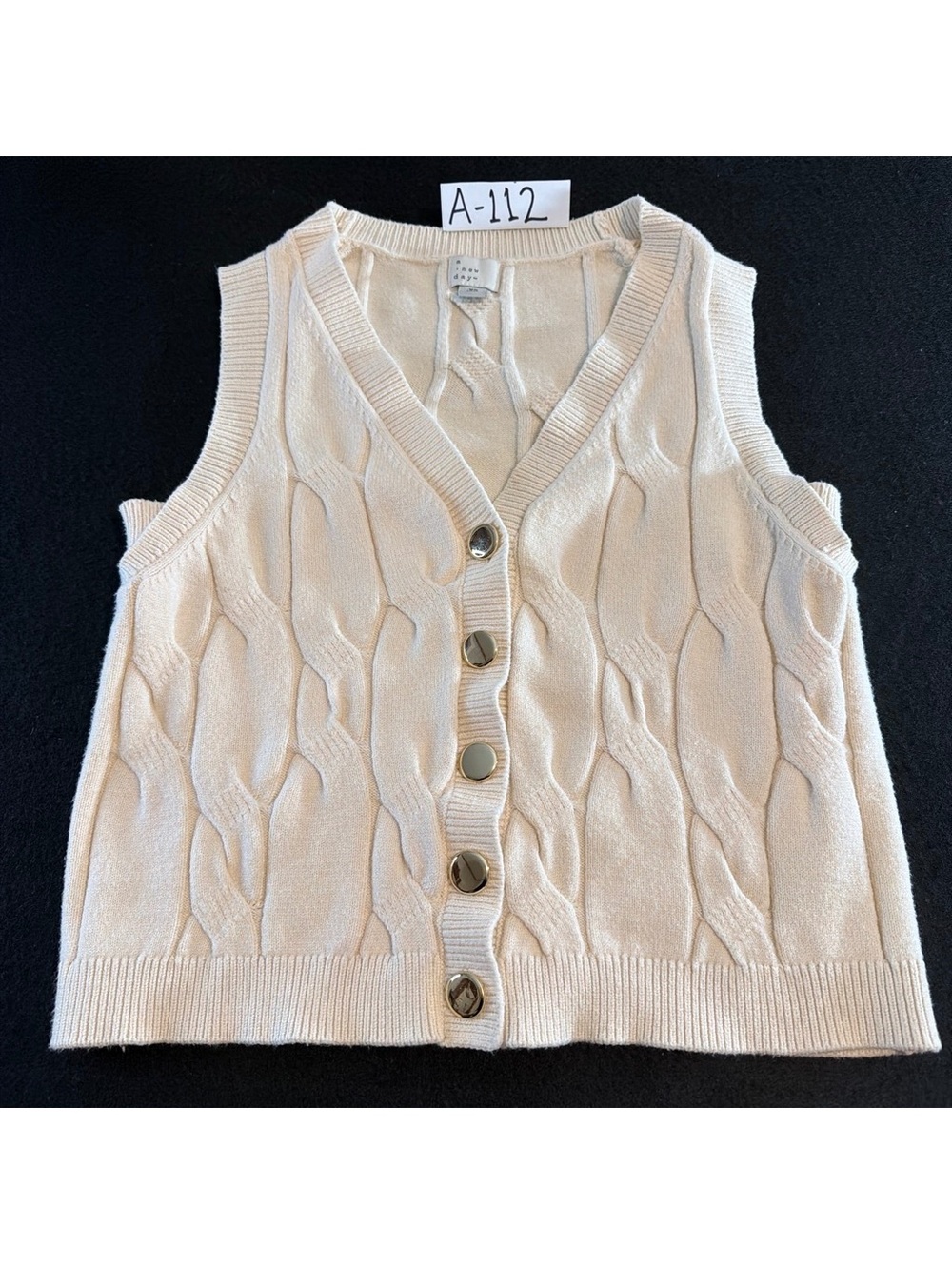 A New Day Sweater Vest XS Cream Cable Knit Button Front V Neck Soft Casual